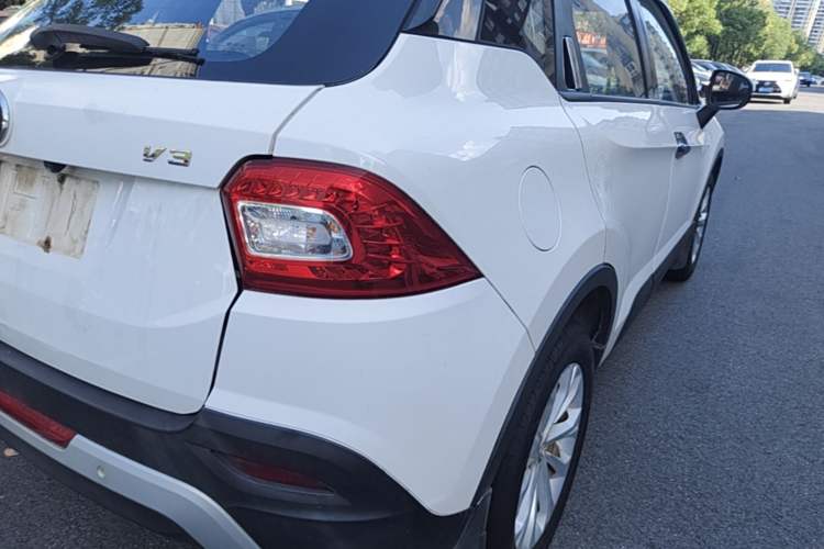 Used Brilliance V3 2016 1.5L Automatic Smart Version Right Rear Taillight