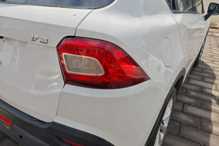 Used Brilliance V3 2016 1.5L Manual Comfort Model Right Rear Taillight
