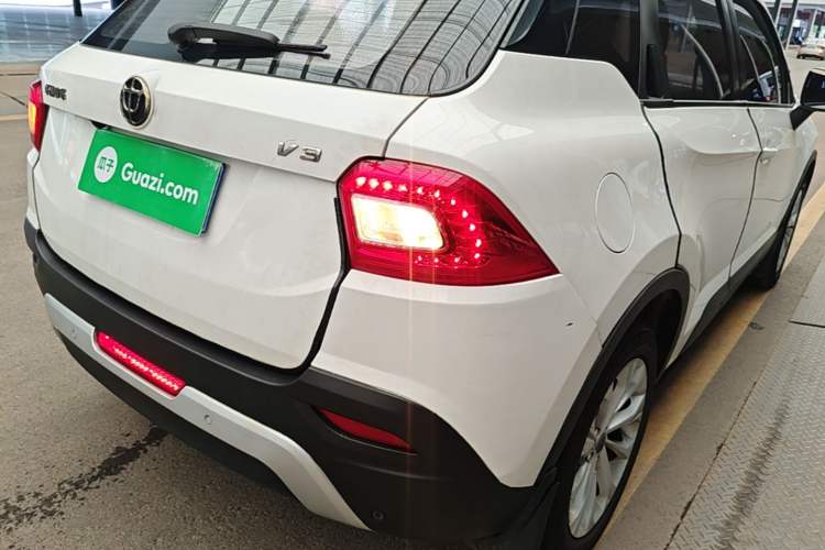Used Brilliance V3 2016 1.5L Manual Smart Version Right Rear Taillight
