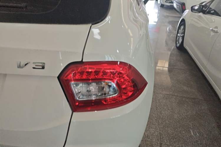 Used Brilliance V3 2016 1.5L Manual Smart Version Right Rear Taillight