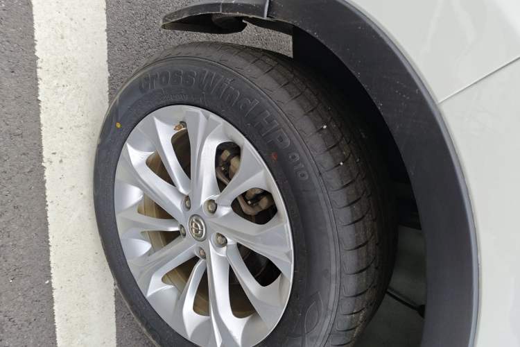 Used Brilliance V3 2016 1.5L Manual Smart Version Right Rear Wheel Hub