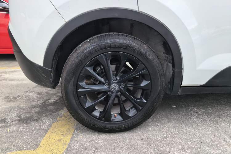 Used Brilliance V3 2016 1.5L Manual Smart Version Right Rear Wheel Hub