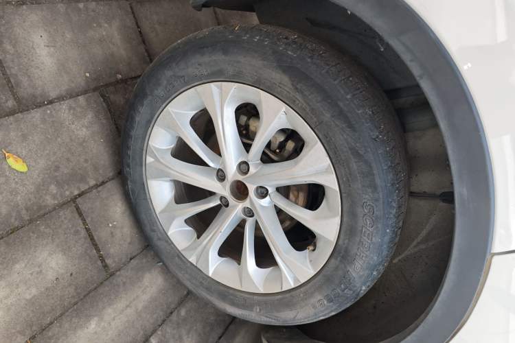 Used Brilliance V3 2016 1.5L Manual Comfort Model Right Rear Wheel Hub