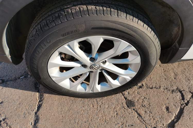 Used Brilliance V3 2016 1.5L Automatic Comfort Model Right Rear Wheel Hub