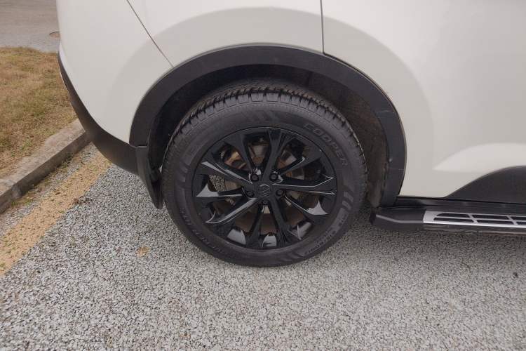 Used Brilliance V3 2016 1.5L Automatic Smart Version Right Rear Wheel Hub
