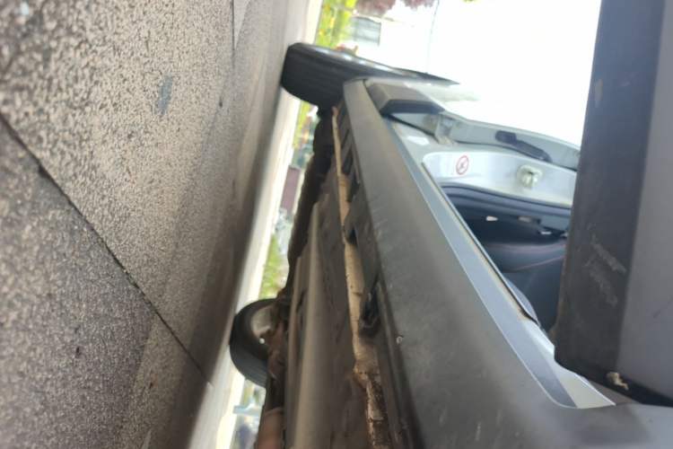 Used Brilliance V3 2016 1.5L Manual Smart Version Right Side Sill