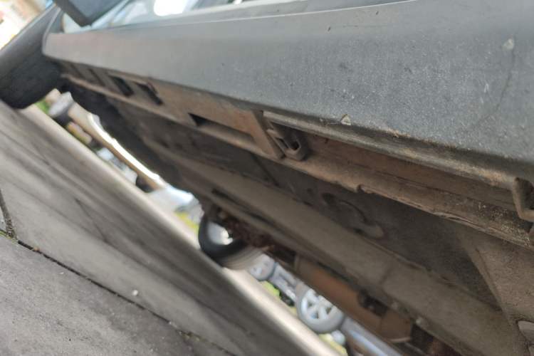 Used Brilliance V3 2016 1.5L Manual Comfort Model Right Side Sill