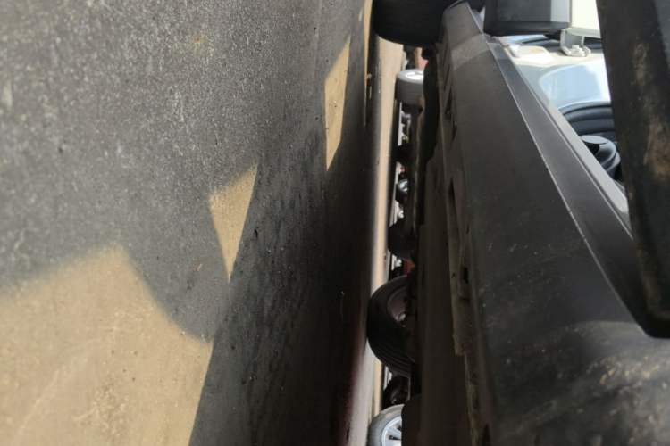 Used Brilliance V3 2016 1.5L Manual Comfort Model Right Side Sill