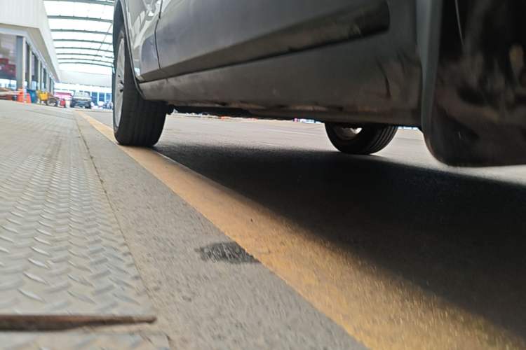 Used Brilliance V3 2016 1.5L Manual Smart Version Right Side Sill