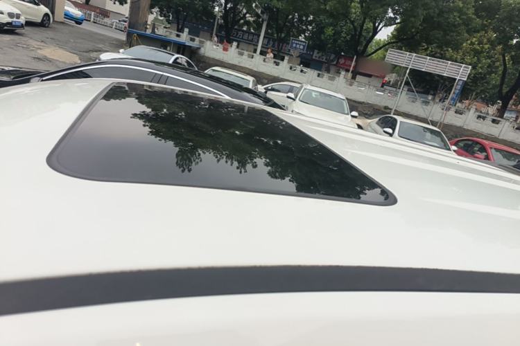 Used Brilliance V3 2016 1.5L Manual Smart Version Roof