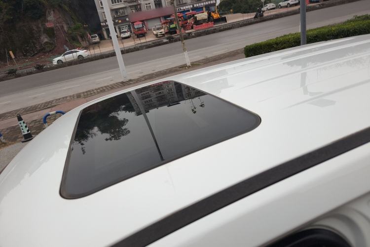 Used Brilliance V3 2016 1.5L Automatic Smart Version Roof