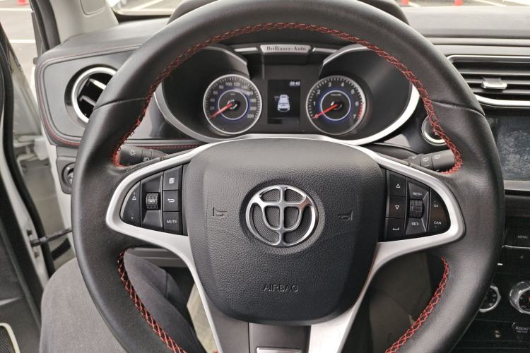 Used Brilliance V3 2016 1.5L Manual Smart Version Steering Wheel