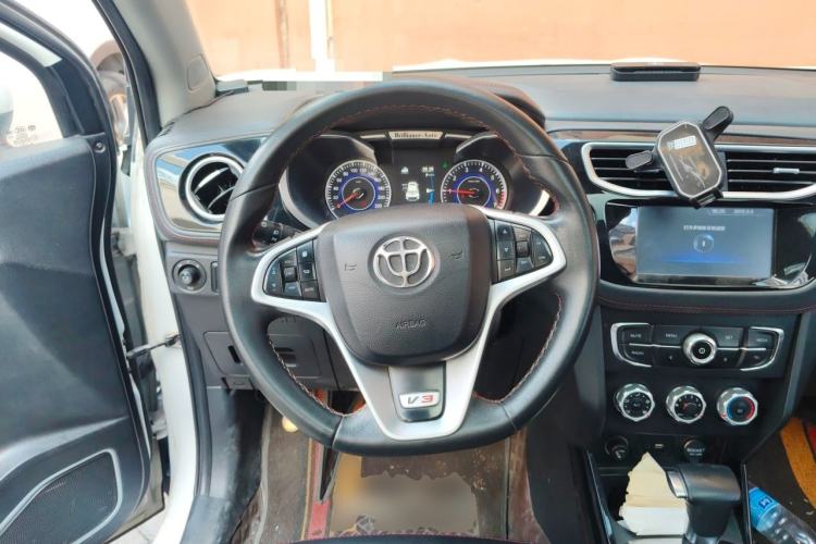 Used Brilliance V3 2016 1.5L Automatic Smart Version Steering Wheel