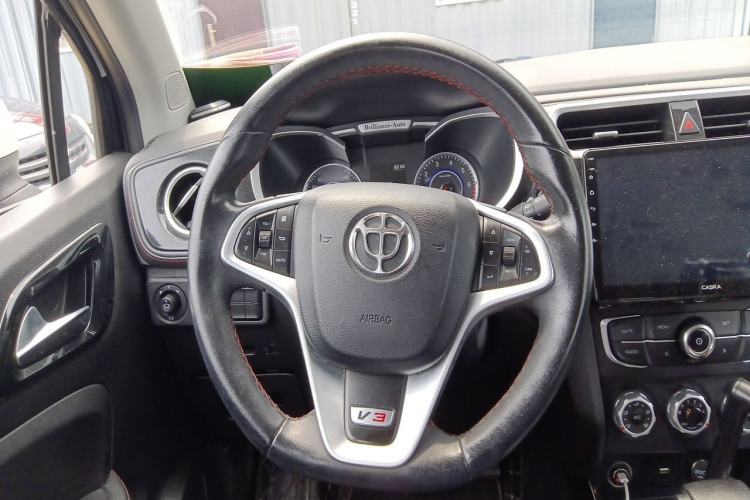 Used Brilliance V3 2016 1.5L Automatic Smart Version Steering Wheel