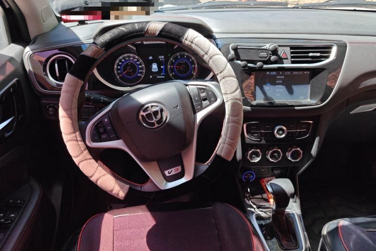 Used Brilliance V3 2016 1.5L Automatic Smart Version Steering Wheel