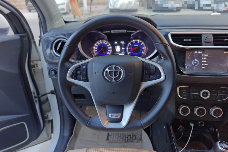Used Brilliance V3 2016 1.5L Manual Smart Version Steering Wheel