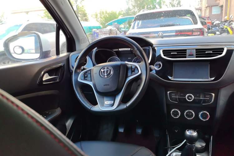 Used Brilliance V3 2016 1.5L Manual Smart Version Steering Wheel