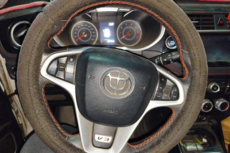 Used Brilliance V3 2016 1.5L Manual Smart Version Steering Wheel