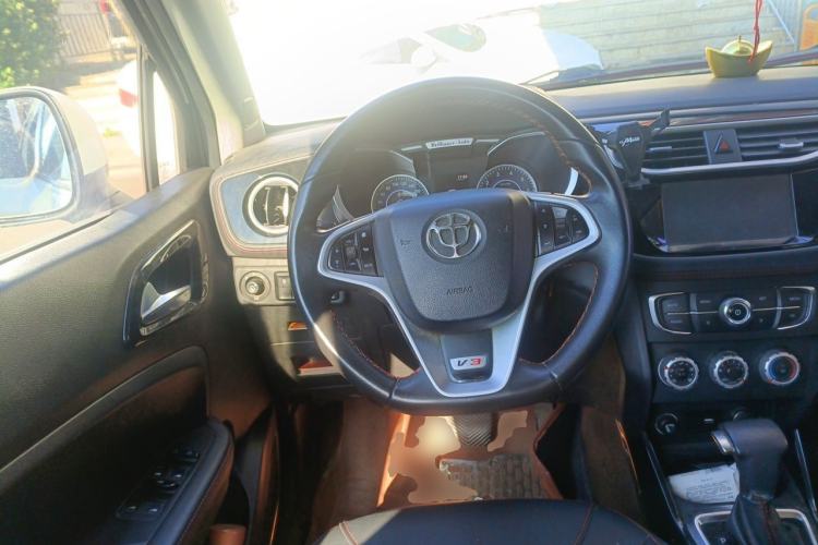 Used Brilliance V3 2016 1.5L Automatic Smart Version Steering Wheel