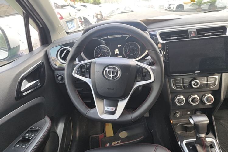Used Brilliance V3 2016 1.5L Automatic Smart Version Steering Wheel