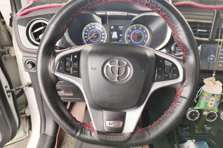 Used Brilliance V3 2016 1.5L Manual Smart Version Steering Wheel