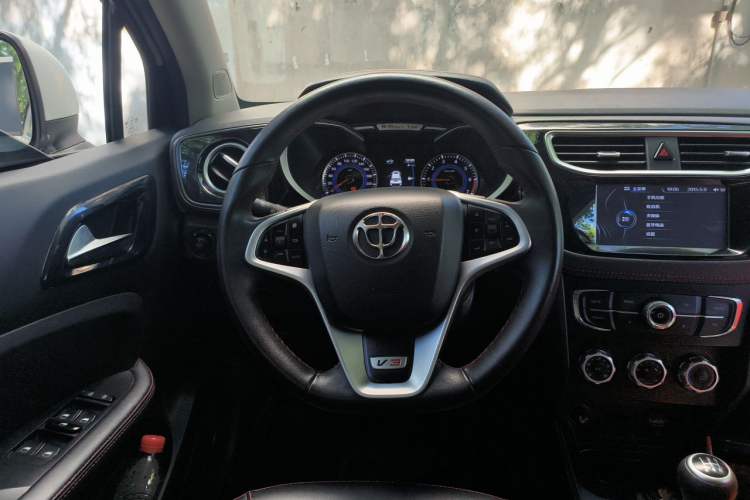 Used Brilliance V3 2016 1.5L Manual Smart Version Steering Wheel