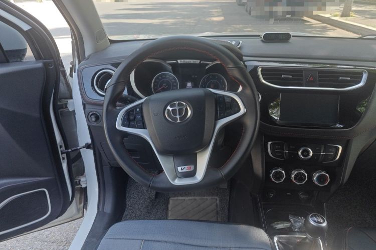Used Brilliance V3 2016 1.5L Manual Smart Version Steering Wheel