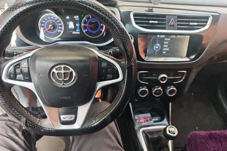 Used Brilliance V3 2016 1.5L Manual Smart Version Steering Wheel