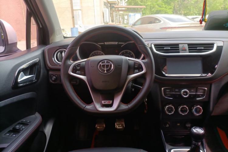 Used Brilliance V3 2016 1.5L Manual Elite Version Steering Wheel