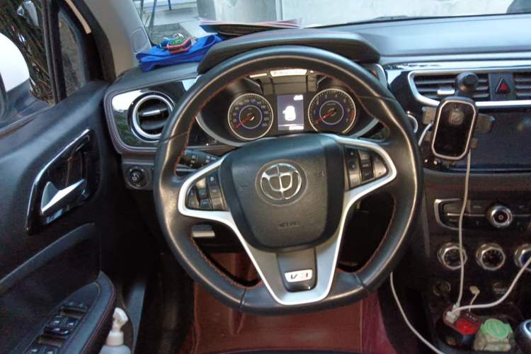 Used Brilliance V3 2016 1.5L Manual Smart Version Steering Wheel