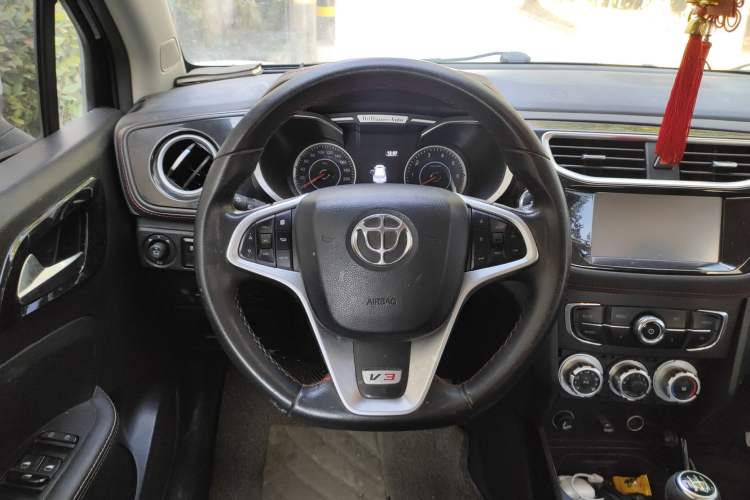Used Brilliance V3 2016 1.5L Manual Smart Version Steering Wheel