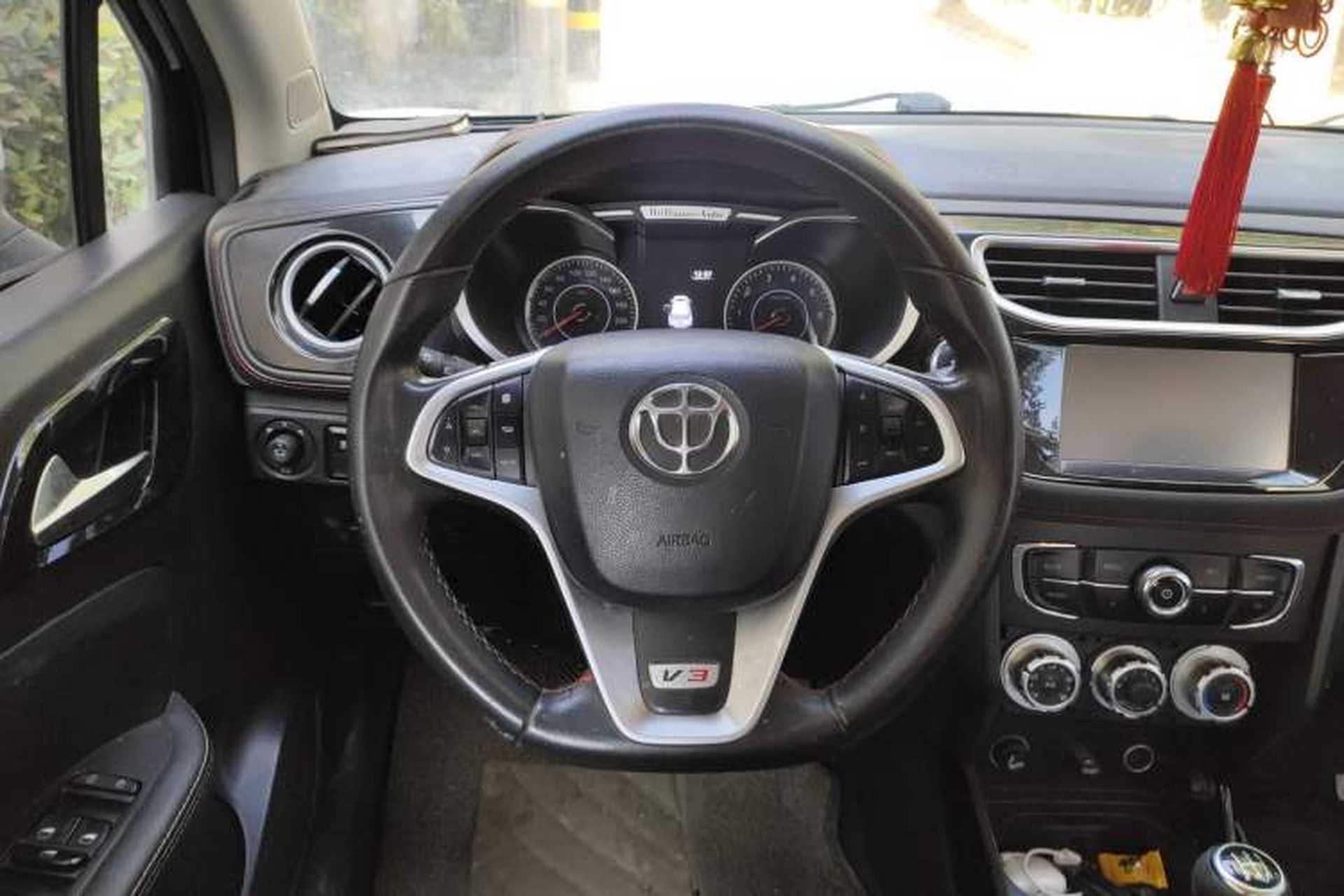 Used Brilliance V3 2016 1.5L Manual Smart Version Steering Wheel