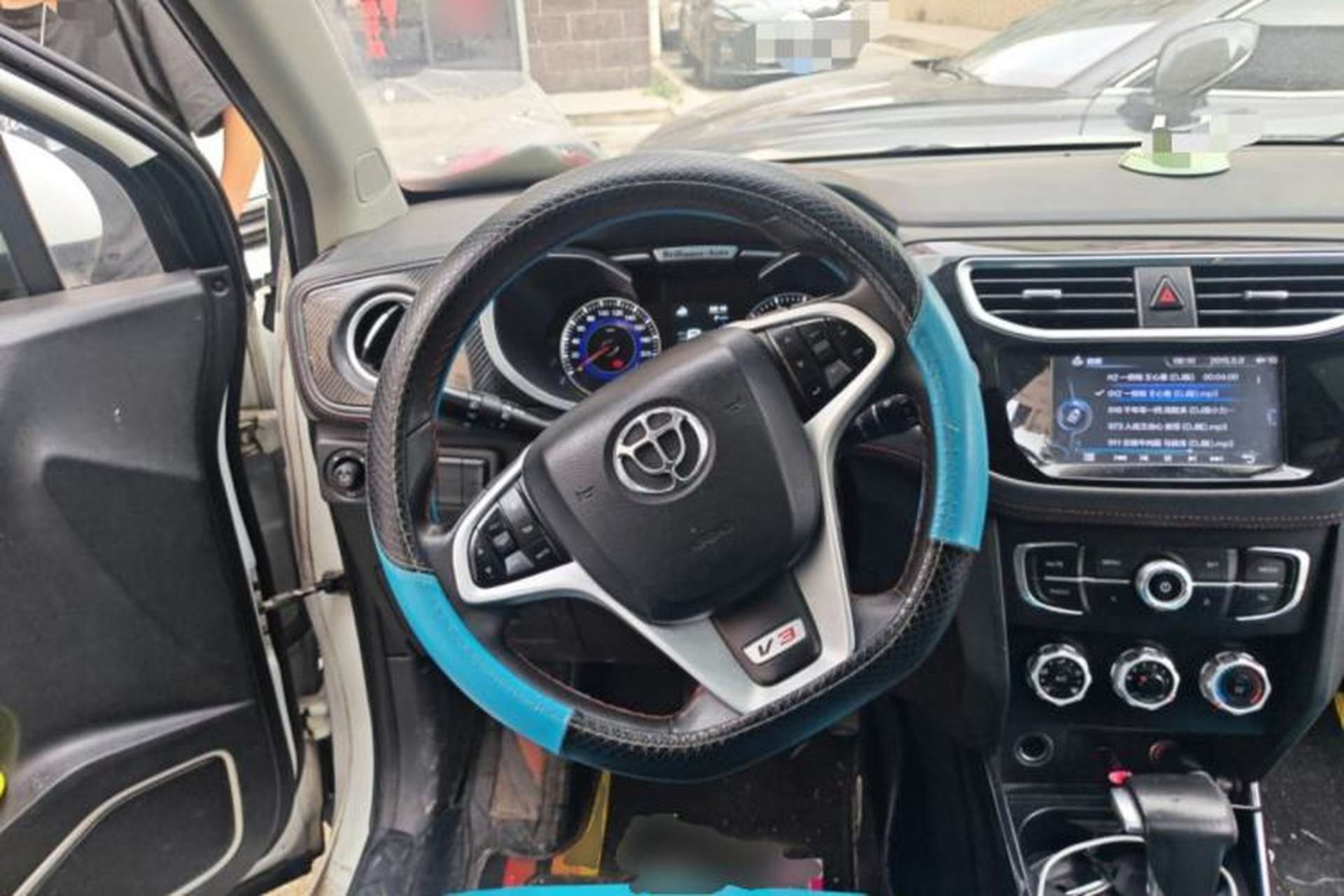 Used Brilliance V3 2016 1.5L Automatic Smart Version Steering Wheel