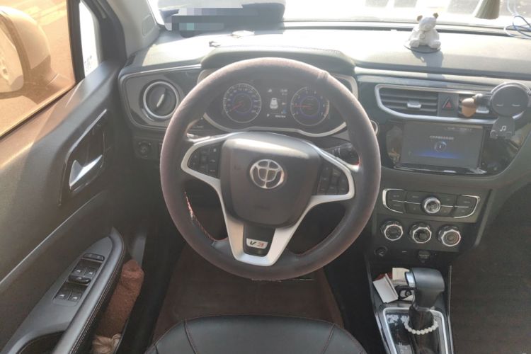 Used Brilliance V3 2016 1.5L Automatic Smart Version Steering Wheel