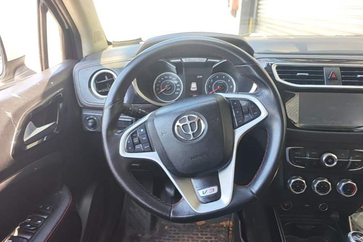 Used Brilliance V3 2016 1.5L Manual Smart Version Steering Wheel
