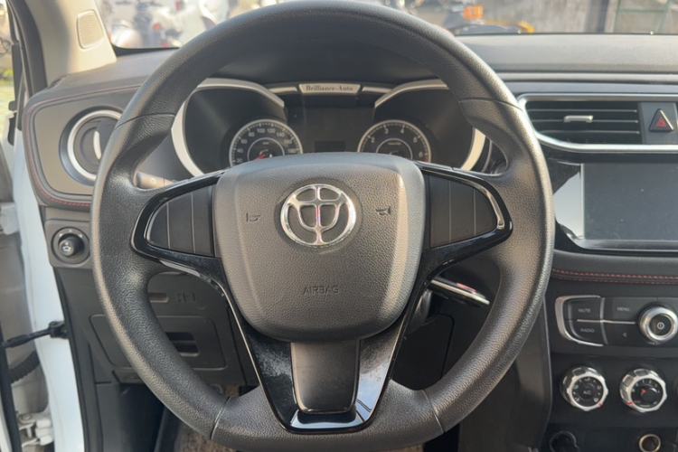 Used Brilliance V3 2016 1.5L Automatic Comfort Model Steering Wheel