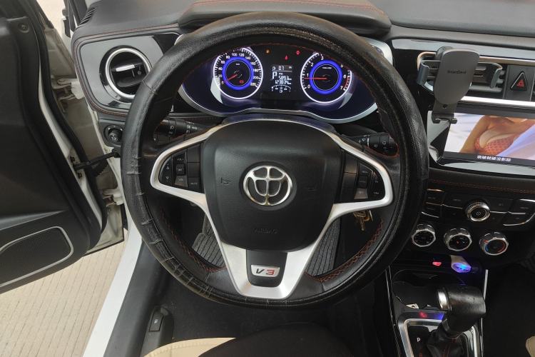 Used Brilliance V3 2016 1.5L Automatic Elite Model Steering Wheel