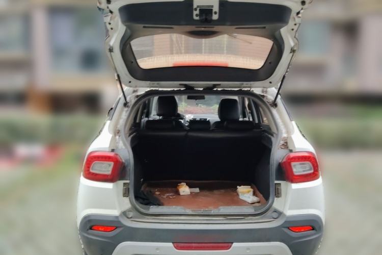 Used Brilliance V3 2016 1.5L Manual Smart Version Trunk