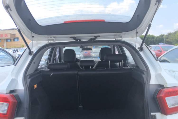 Used Brilliance V3 2016 1.5L Manual Smart Version Trunk