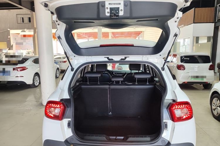 Used Brilliance V3 2016 1.5L Automatic Smart Version Trunk