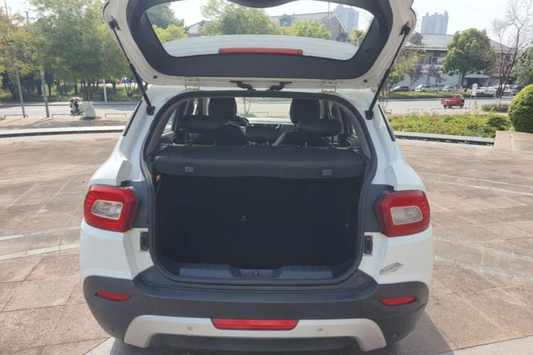 Used Brilliance V3 2016 1.5L Manual Smart Version Trunk