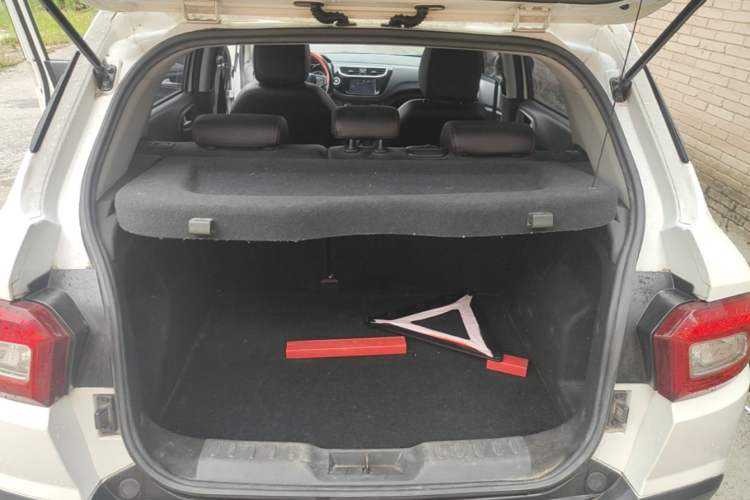 Used Brilliance V3 2016 1.5L Manual Smart Version Trunk