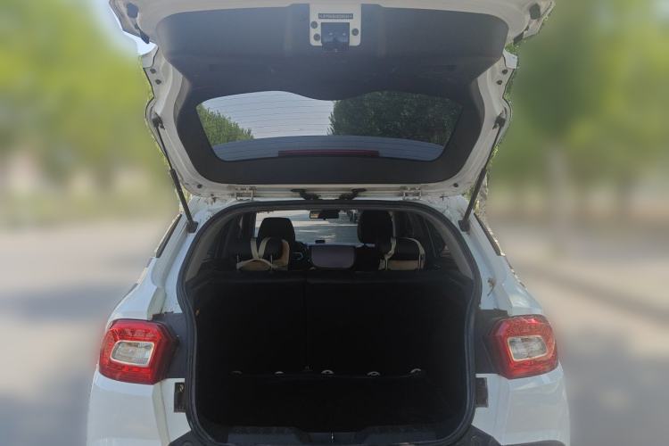 Used Brilliance V3 2016 1.5L Manual Smart Version Trunk