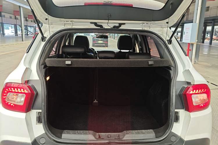 Used Brilliance V3 2016 1.5L Manual Smart Version Trunk