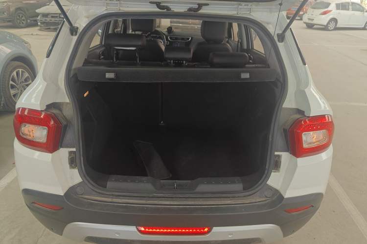 Used Brilliance V3 2016 1.5L Automatic Smart Version Trunk