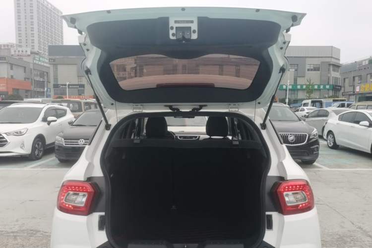 Used Brilliance V3 2016 1.5L Manual Comfort Model Trunk