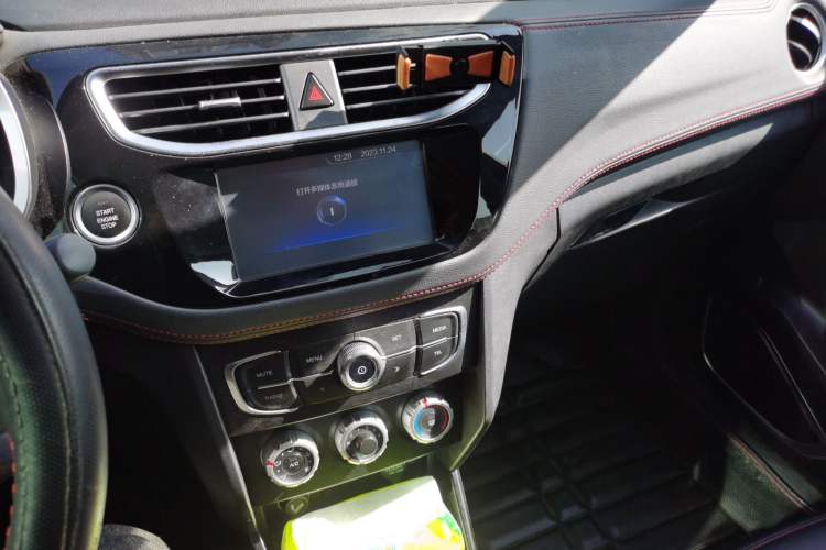 Used Brilliance V3 2016 1.5L Manual Smart Version Audio And AC Panel