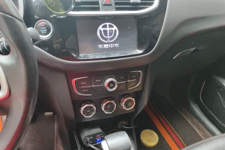 Used Brilliance V3 2016 1.5L Automatic Smart Version Audio And AC Panel