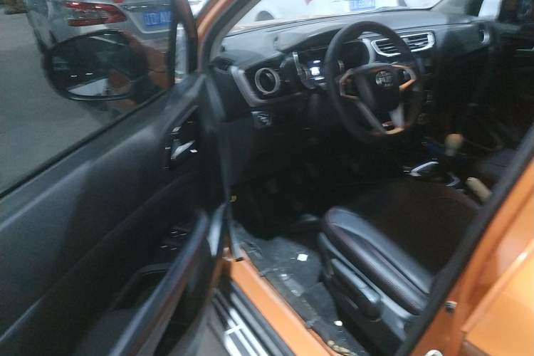 Used Brilliance V3 2016 1.5L Manual Smart Version Driver Seat