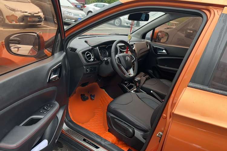Used Brilliance V3 2016 1.5L Automatic Smart Version Driver Seat